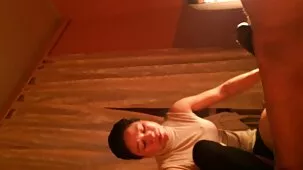 Vino videos pornos caseros de mujeres maduras a visitar a un amigo y besó a su novia