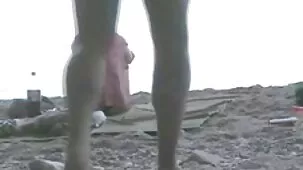 Una mujer con un gran culo es trios caseros xxx videos follada de cerca en el porno.