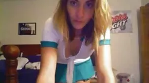 Morena pprno gratis casero de grandes tetas hace mamada profunda con saliva