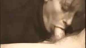 Mamá en videos pornos xxx reales lencería sexy para divertirse con un joven amante