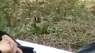 Después de la máquina sexual, a Kissa Sins no le importa y salta sobre orgias videos caseros la polla como quiere