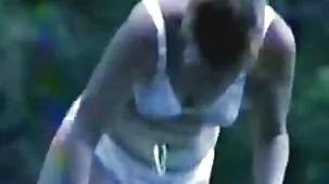 Chica delgada pone su ojo en un hombre negro con un pene grande videos de sexso casero