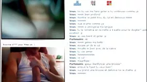Jefe hambriento se folla al flaco subordinado Strapon después de besarse en el porno hub videos caseros coño