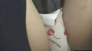 En compañía de dos enormes miembros de Adria amater casero Rae experimentado orgasmo anal