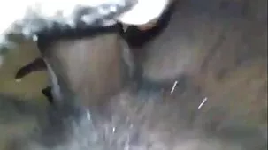 Un padre cariñoso entró en prono casero gratis la guerra del auto-empuje
