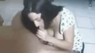 Morena madura con tetas falsas cambió a su marido con un joven videos pornos gay caseros argentinos jardinero