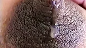 Chica digitación bragas de su madrastra y freírlo videos pornos caseros en el sofá