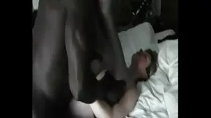 Dos putas pervertidas tragan semen después de un doble anal en swing porno ver videos porno casero