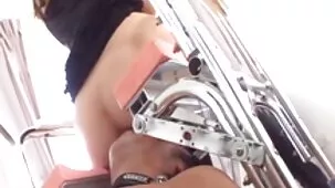 cuando se trata de un pene grande, la milf Julia De Lucía es mejor videos caseros de xexo para mantenerse alejada de él.