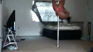 Profesora ver videos porno casero español negra se folla a la rubia de la puerta en falda sobre la mesa beso en el coño afeitado