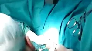MILF se masturba suavemente y porrno casero gratis toma una gran polla en su coño