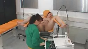 Liz Jordan tiene dificultades para estudiar, pero videos pornos caseros de mujeres argentinas folla como una profesional.