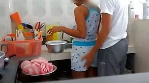 Chico hambriento eyacula en el coño latino, pero continúa besándose y se videos caseros anales corre de nuevo