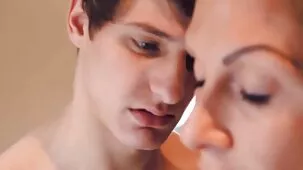 Dos mexicanas videos xxx caseros sedujeron a su medio hermano para tener sexo