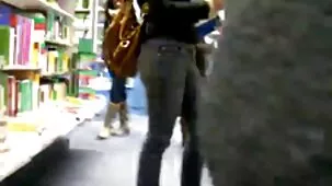 El fotógrafo ató su polla a unos hermosos calcetines morenos y se videos porrno caseros metió en ella.