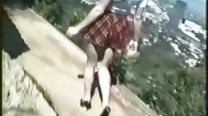 Rubia con tetas falsas disfruta de hermano orgias caseras gratis hambriento en espasmo apagado