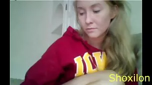 follando a una videos de sexo casero amateur rubia con un beso en el culo y follando su culo.