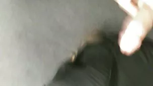 Chica negra en xxx pornocasero la piscina follando con un vecino blanco.