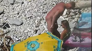 Taika con gran culo y su chica negra en porno FMF caliente con videos caseros de penetracion anal estudiante