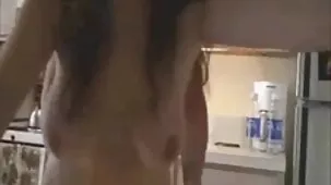 Morena madura chupa la gran polla videos xxx videos caseros de su hijo de pie y traga semen