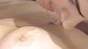 Joven asiática hizo feliz a mamá videos caseros maduras gratis y llenó su coño lleno