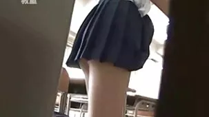Besa a una zorra experimentada amateur videos caseros en un culo de silicona