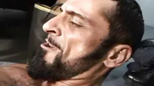 Follando delante de un gato los mejores videos xxx caseros negro después de besarse en el sofá.