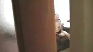 Criada divirtiéndose con una ver videos de porno casero gratis pareja rica