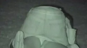 Trató a un vecino jugoso con un asado, y ella le agradeció por el xxx caseros gratis sexo