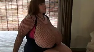 Mujer de cabello oscuro videos amateur caseros xxx con formas deliciosas eyacula con un chorro en porno duro MFM